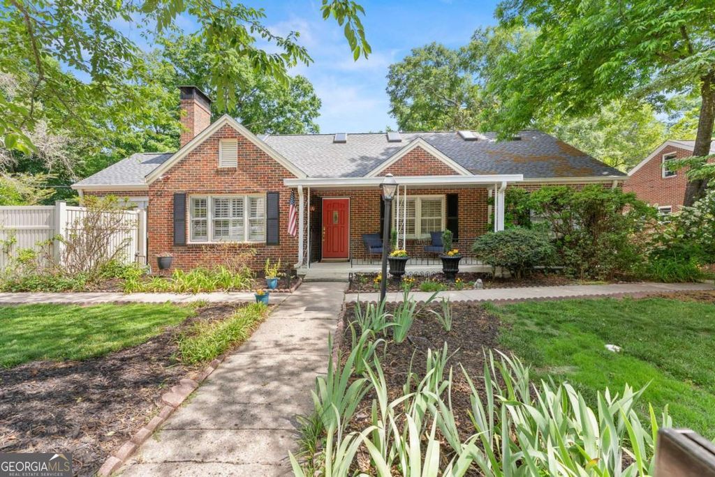Photo of 601 Ridgewood Avenue, Gainesville, GA 30501 (MLS # 10772010)