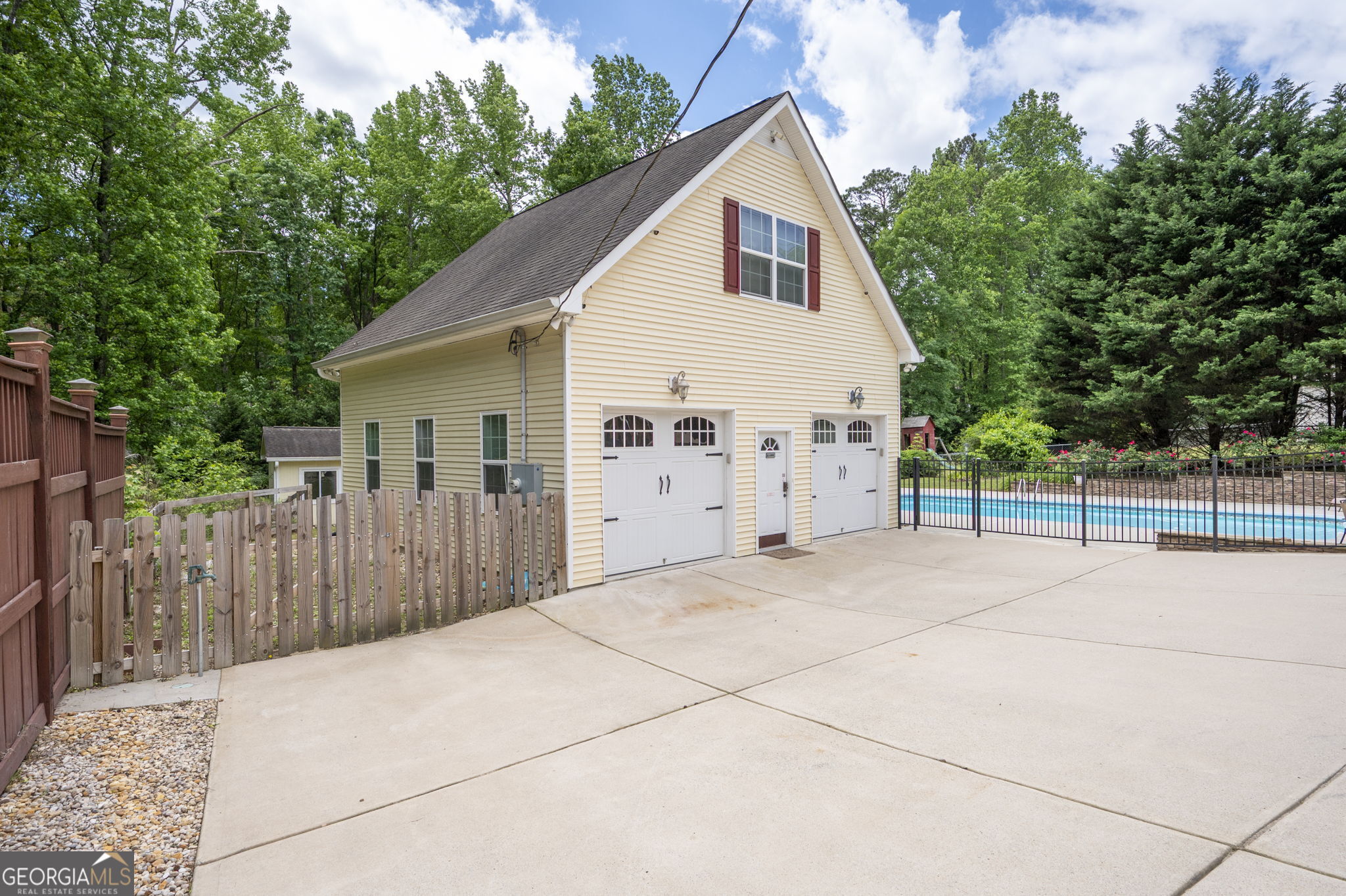 96 Grover WAY