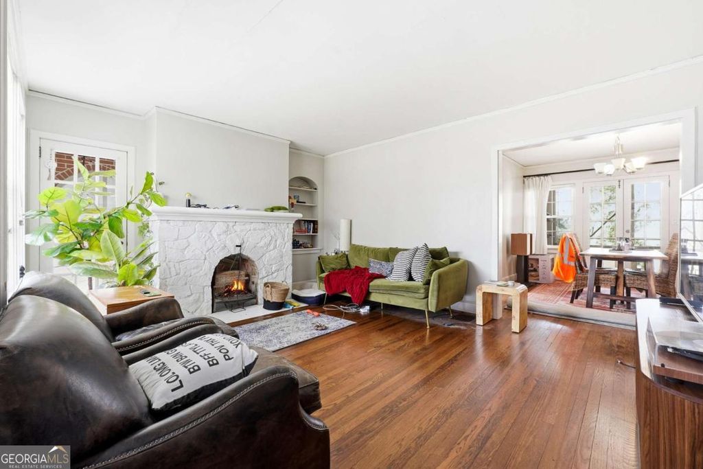 Photo of 2300 Boulevard Granada SW, Atlanta, GA 30311 (MLS # 10686040)