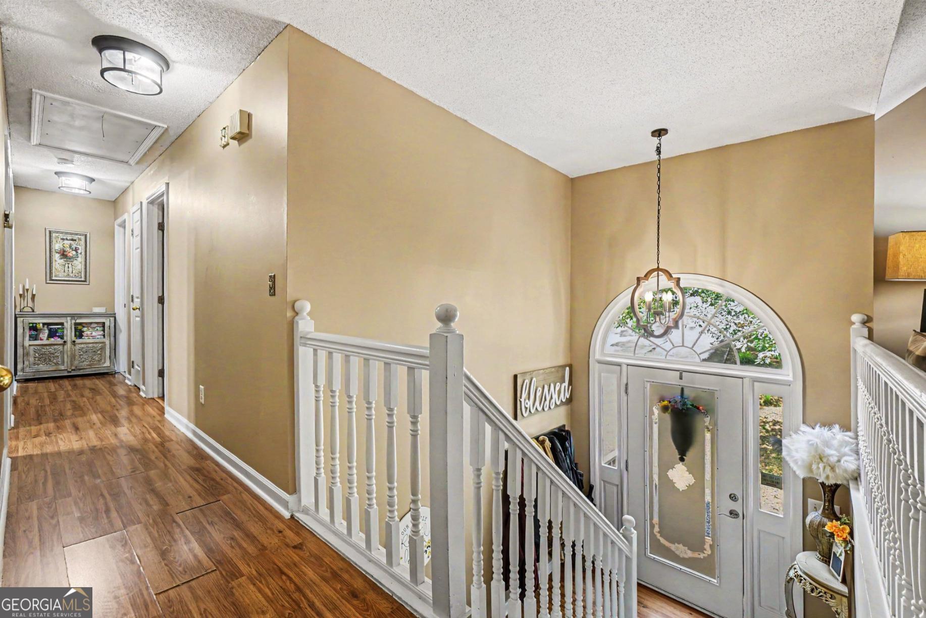 306 Queensbury WALK