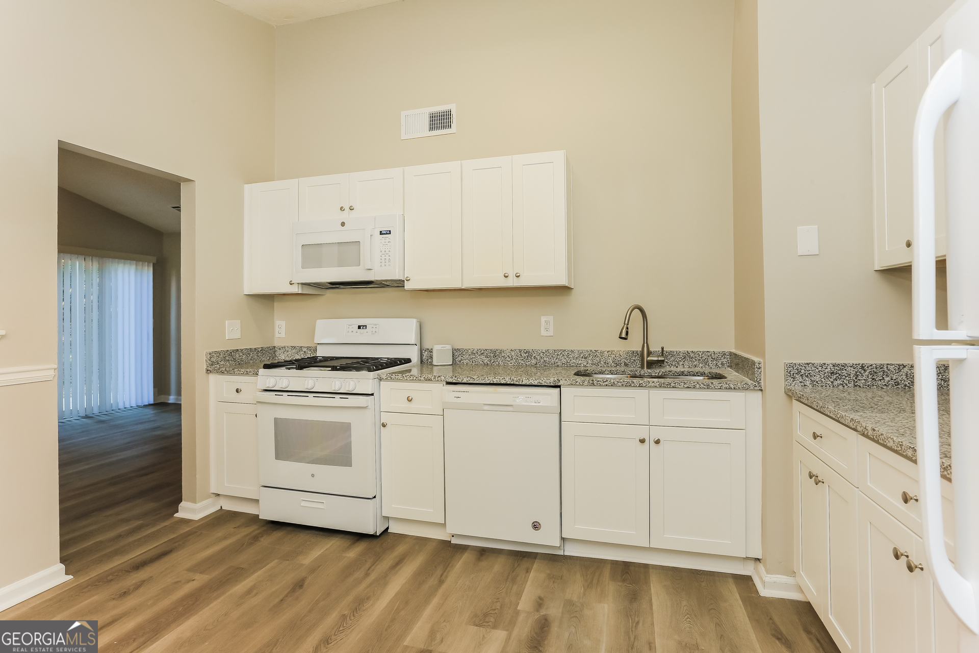 BRANDON HILL - Residential Lease