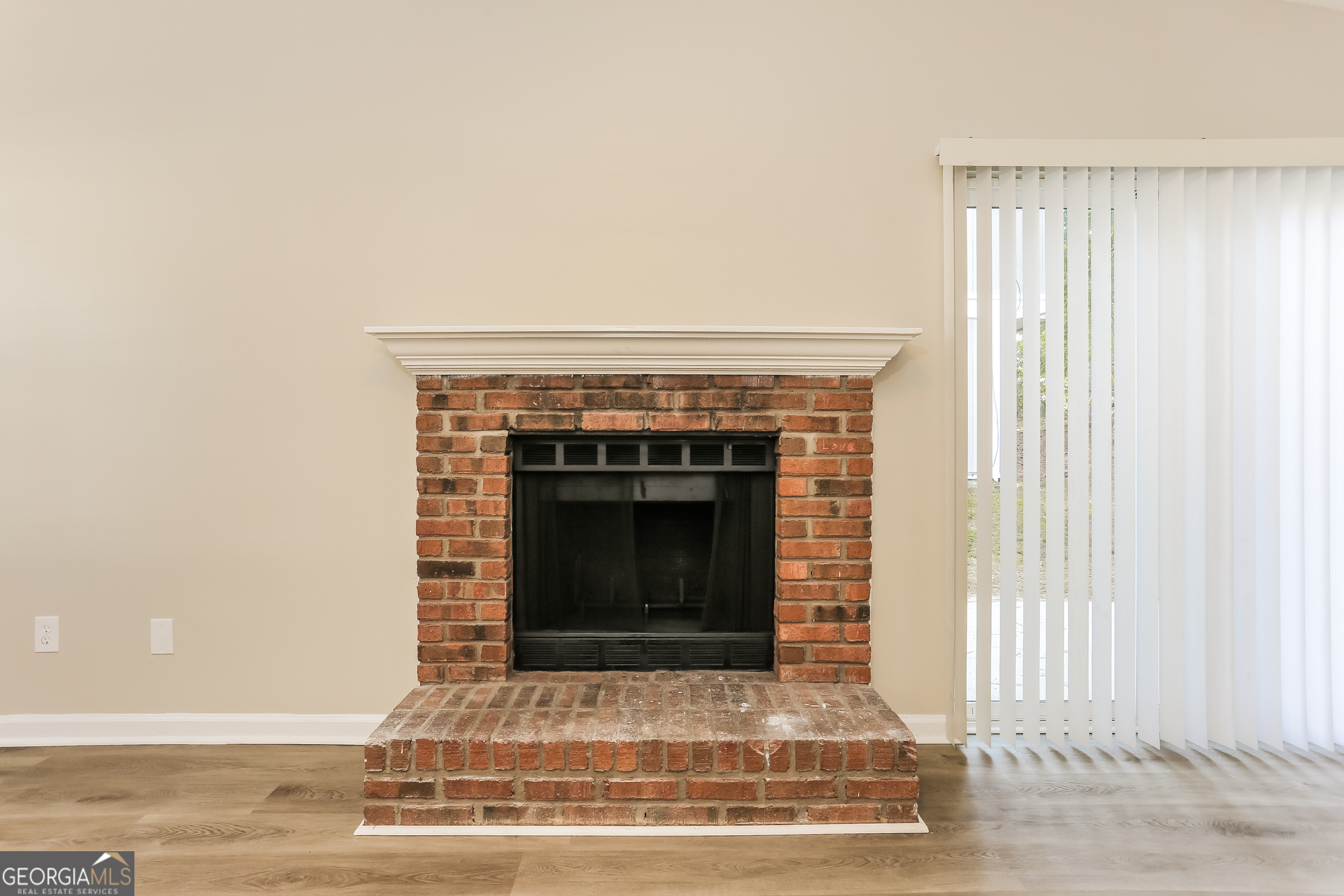 BRANDON HILL - Residential Lease