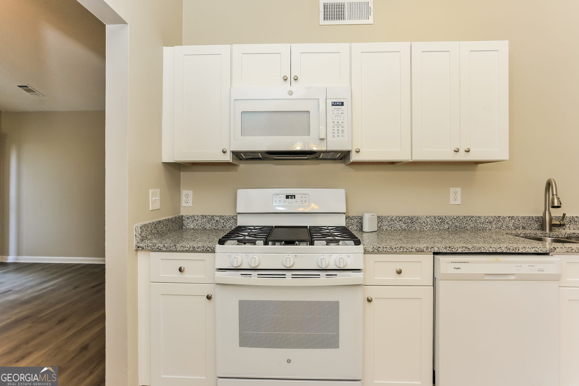 BRANDON HILL - Residential Lease