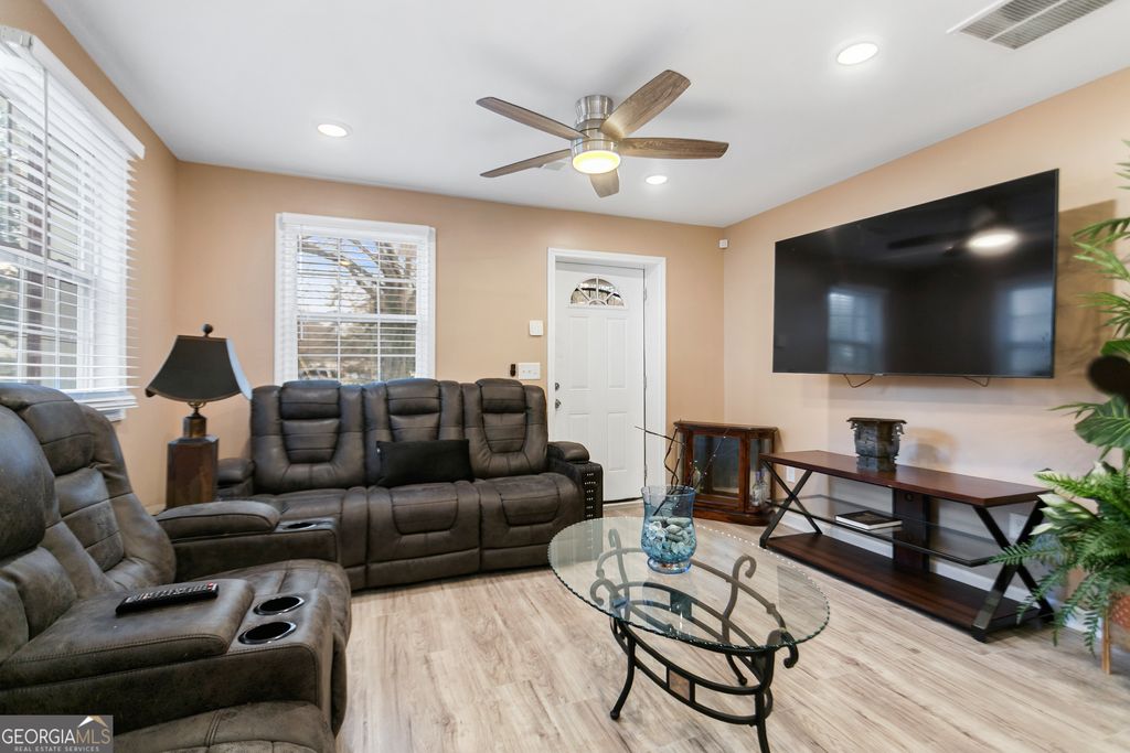Photo of 142 Hutton Place NW, Atlanta, GA 30318 (MLS # 10770795)