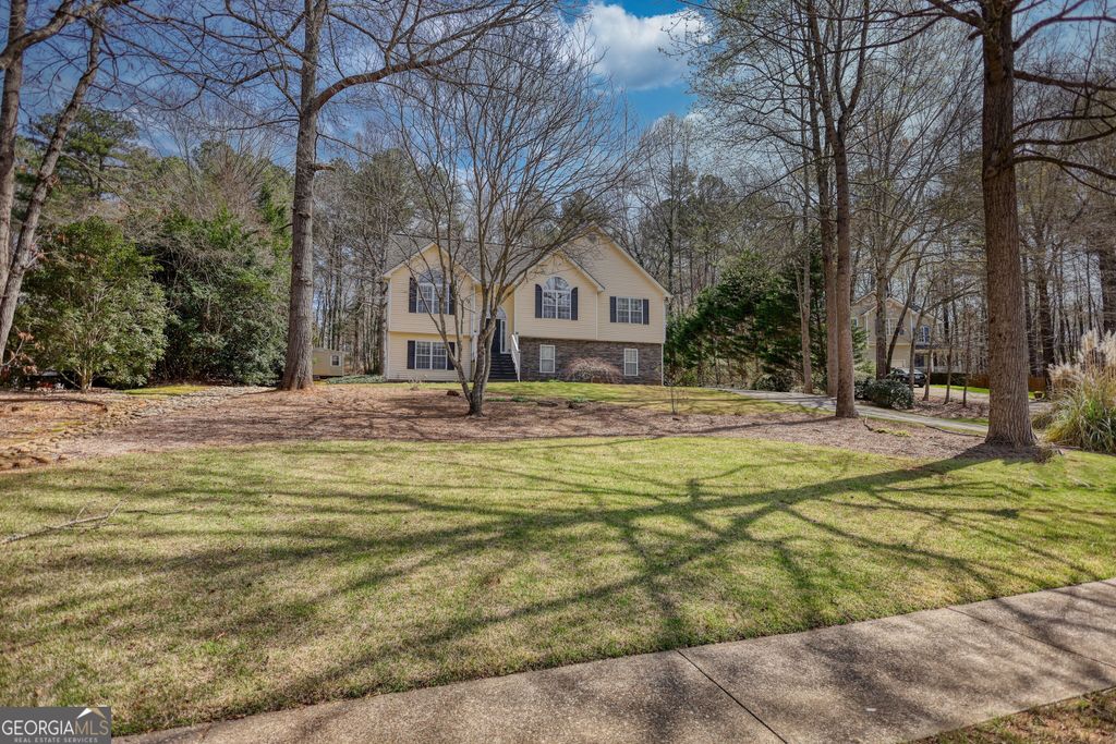 Photo of 1006 English Oak Lane, Winder, GA 30680 (MLS # 10717408)