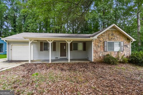 Photo of 8152 Dunellen Lane, Jonesboro, GA 30238 (MLS # 10637815)