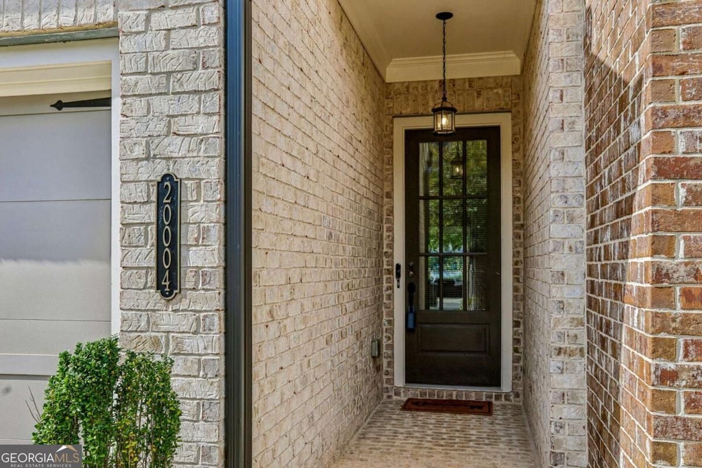 Photo of 20004 Windalier Way, Roswell, GA 30076 (MLS # 10881905)
