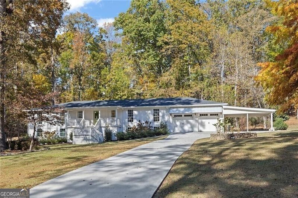 Photo of 12005 Hamilton Road, Chattahoochee Hills, GA 30268 (MLS # 10731803)