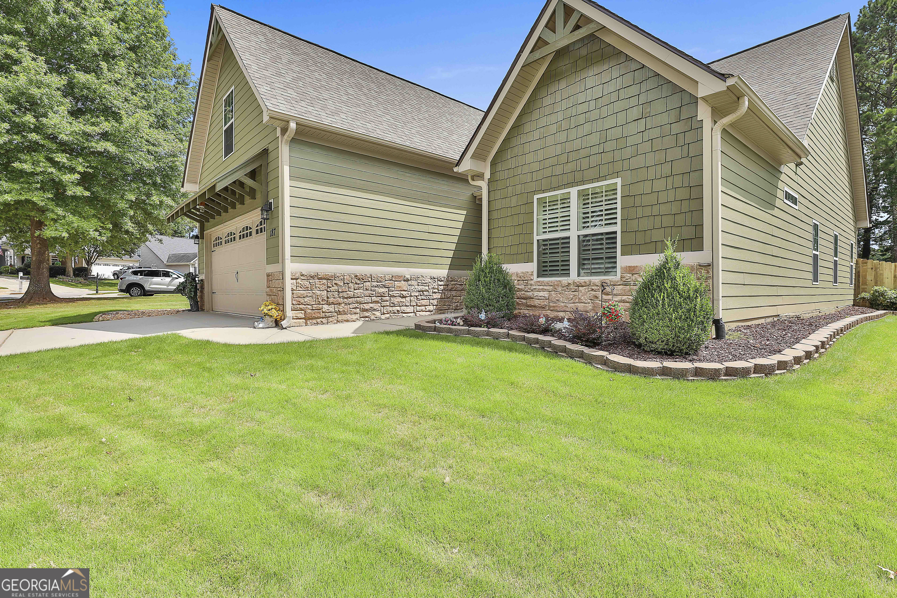 187 Greenview DR