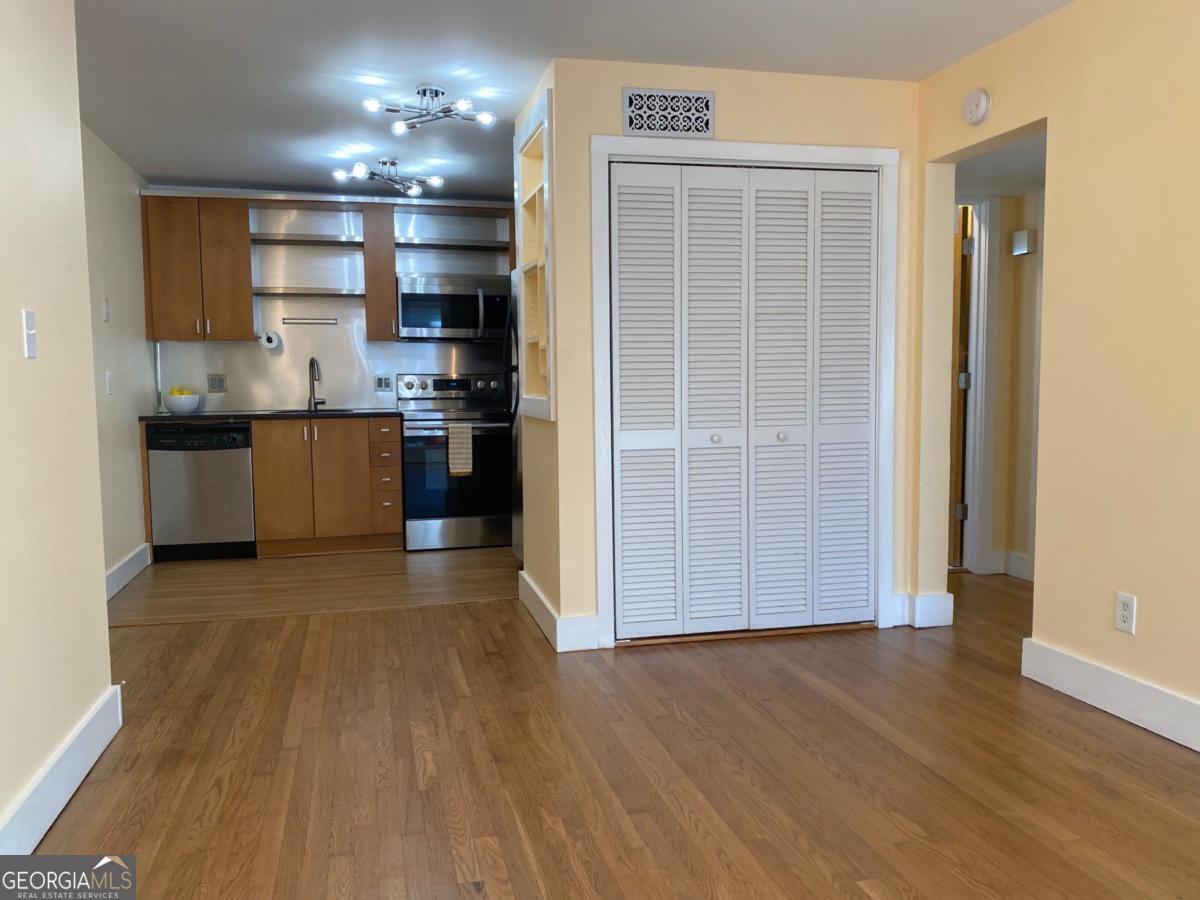 181 Powell ST SE 2