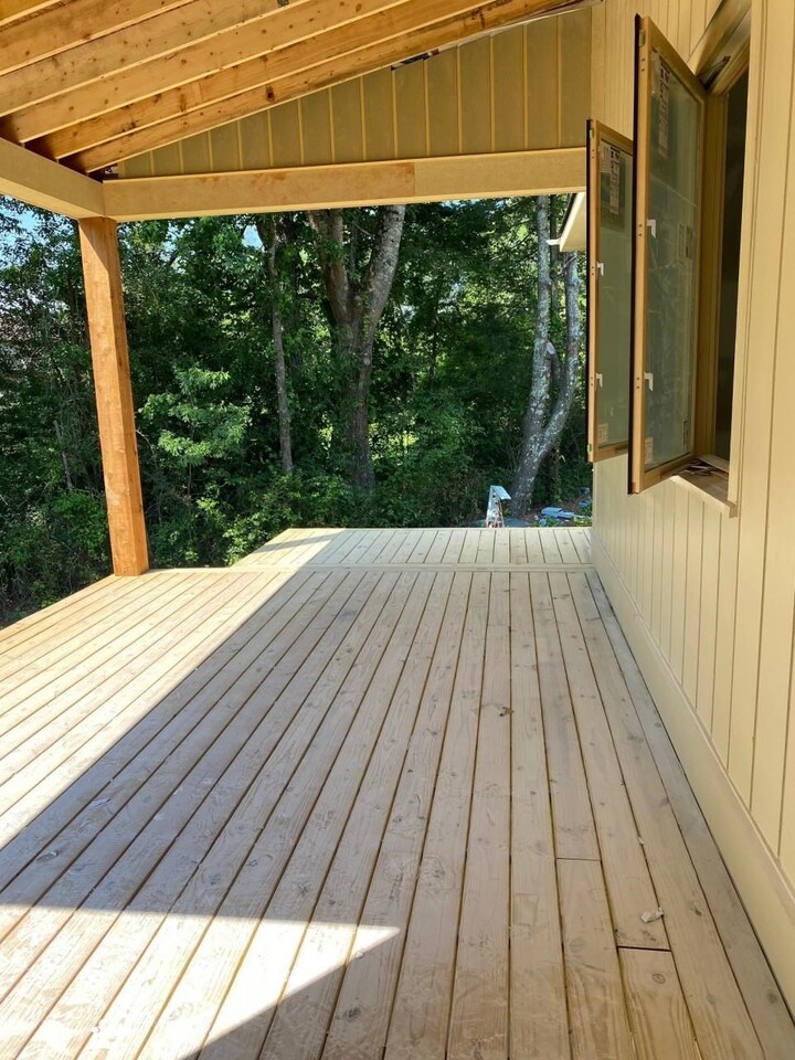The Oaks At Mill Pond - Residential