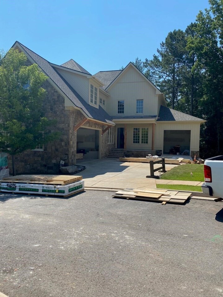 The Oaks At Mill Pond - Residential