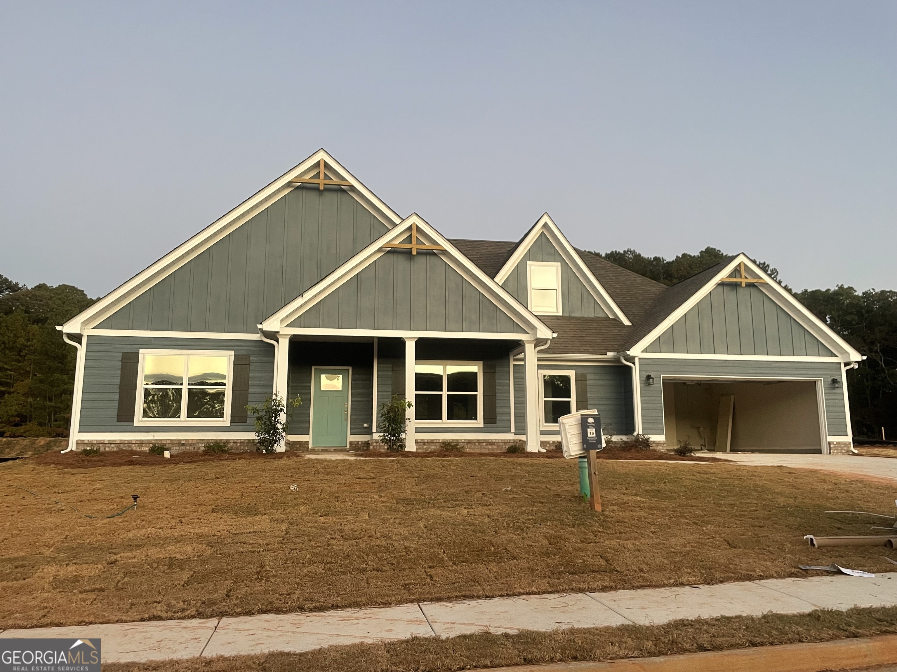 Senoia, Georgia 30276, United States, 4 Bedrooms Bedrooms, ,4 BathroomsBathrooms,Residential,Pending,34470