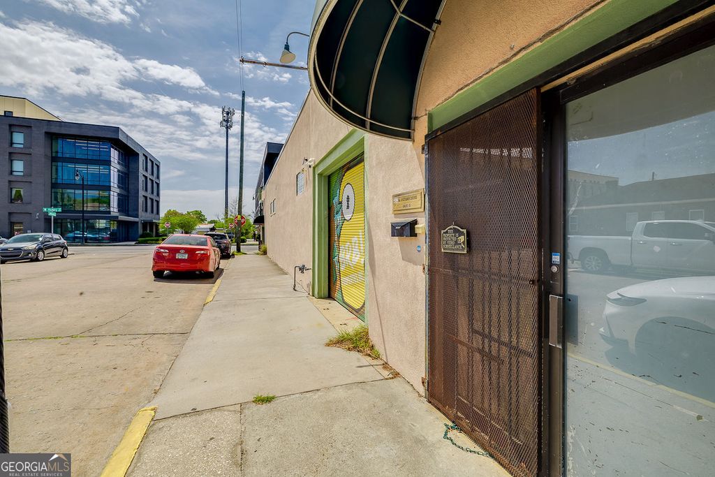 Photo of 302 W Victory Drive, Savannah, GA 31405 (MLS # 10769227)