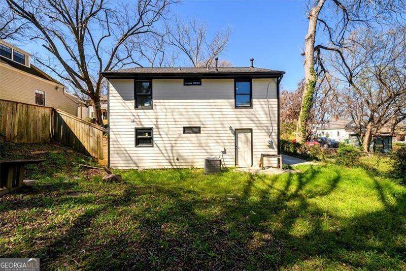 1051 Curran ST NW