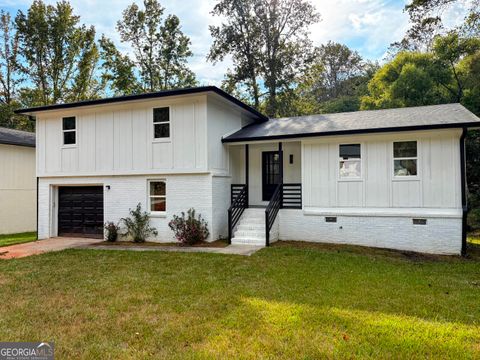Photo of 9148 HOMEWOOD Drive, Riverdale, GA 30274 (MLS # 10620137)