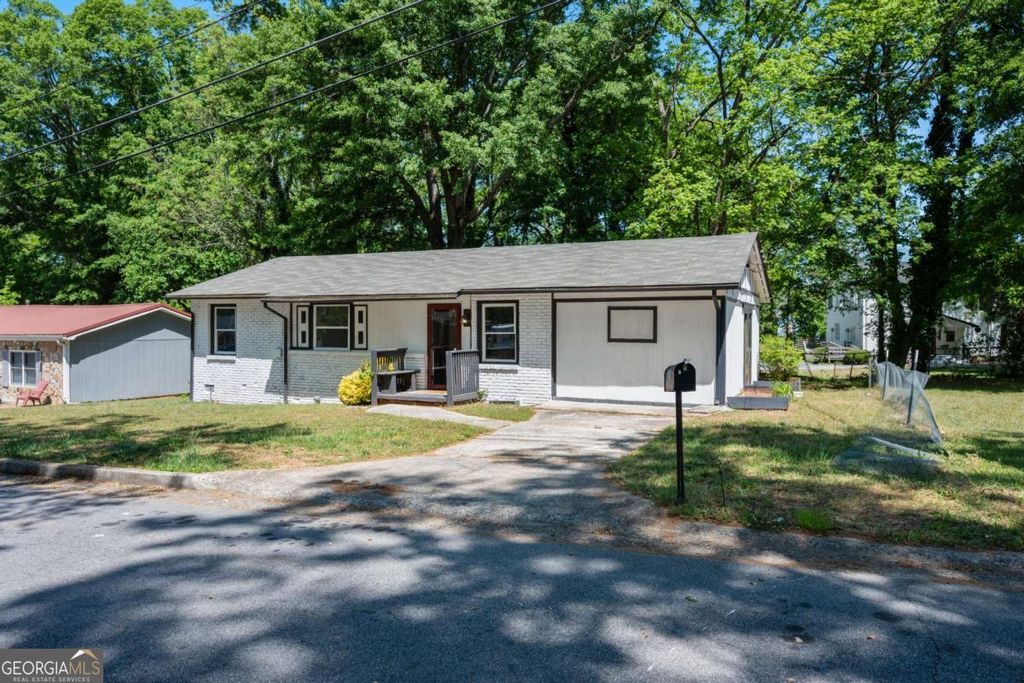 Photo of 100 Pine Circle, Jonesboro, GA 30236 (MLS # 10738133)