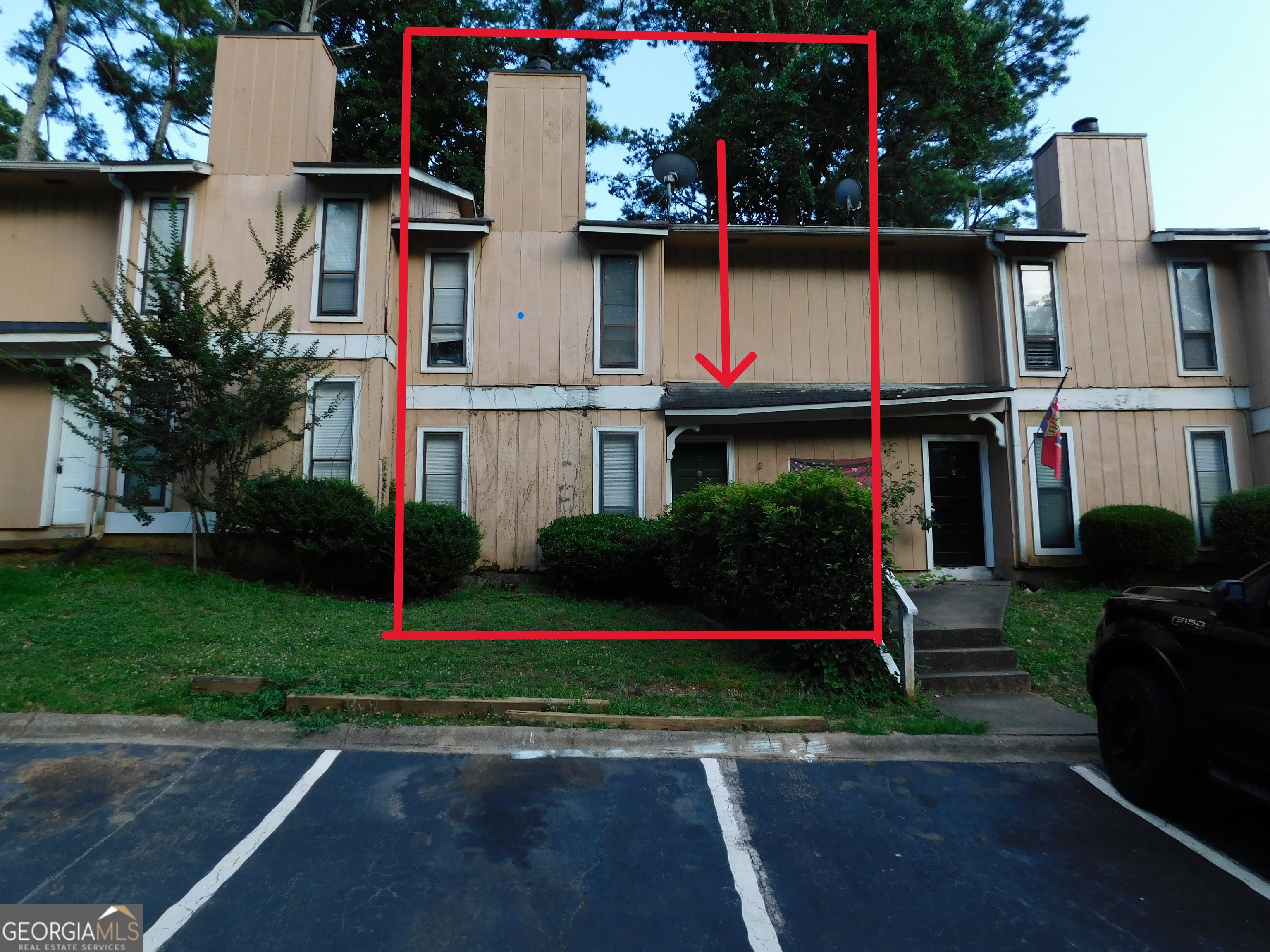 GREAT OPPORTUNITY TO OWN THIS 3 BEDROOM- 2.5 BATH CONDOMINIUM. FAST ACCESS TO I-85 AND DOWNTOWN ATLANTA. CLOSE TO SHOPPING AND GWINNETT COUNTY PARK. THIS IS AN INVESTMENT PROPERTY.