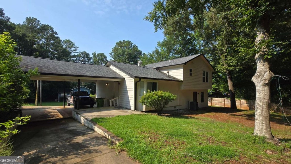 Photo of 912 SE Curry Circle, Conyers, GA 30094 (MLS # 10814016)