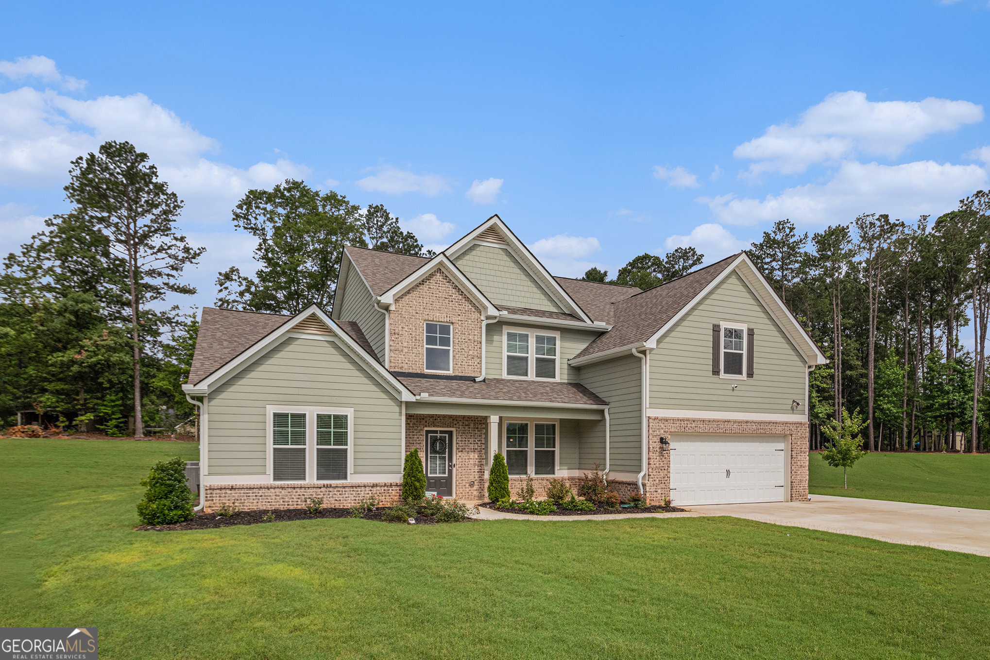2 Whites Pond RD