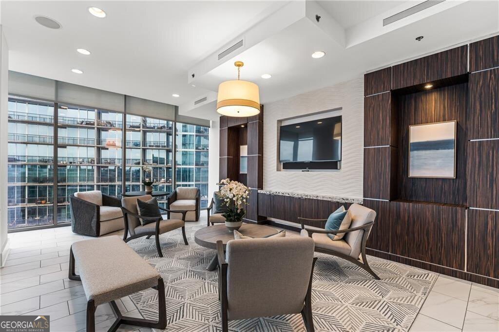 1065 Midtown Loews - Residential