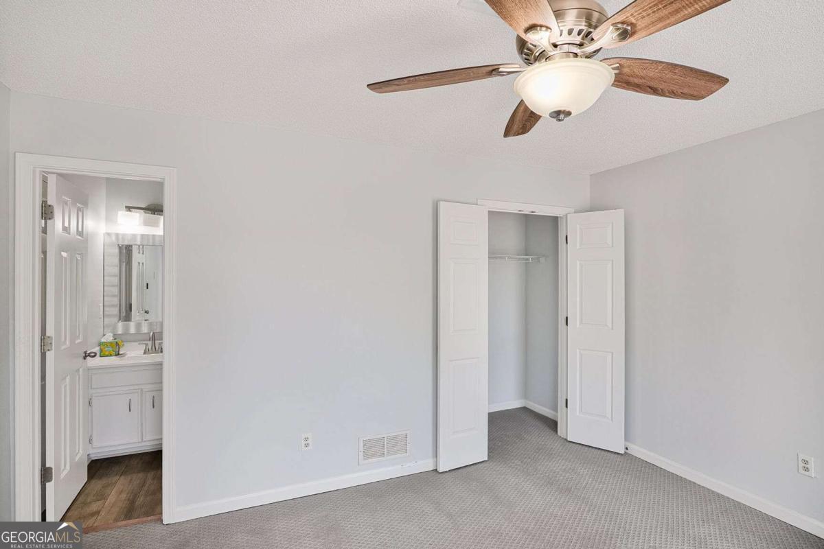 125 Sandridge CT