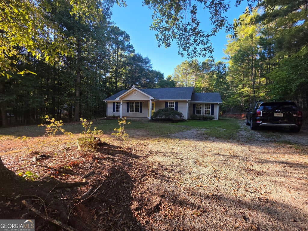 Photo of 852 Hines Road, Moreland, GA 30259 (MLS # 10854725)