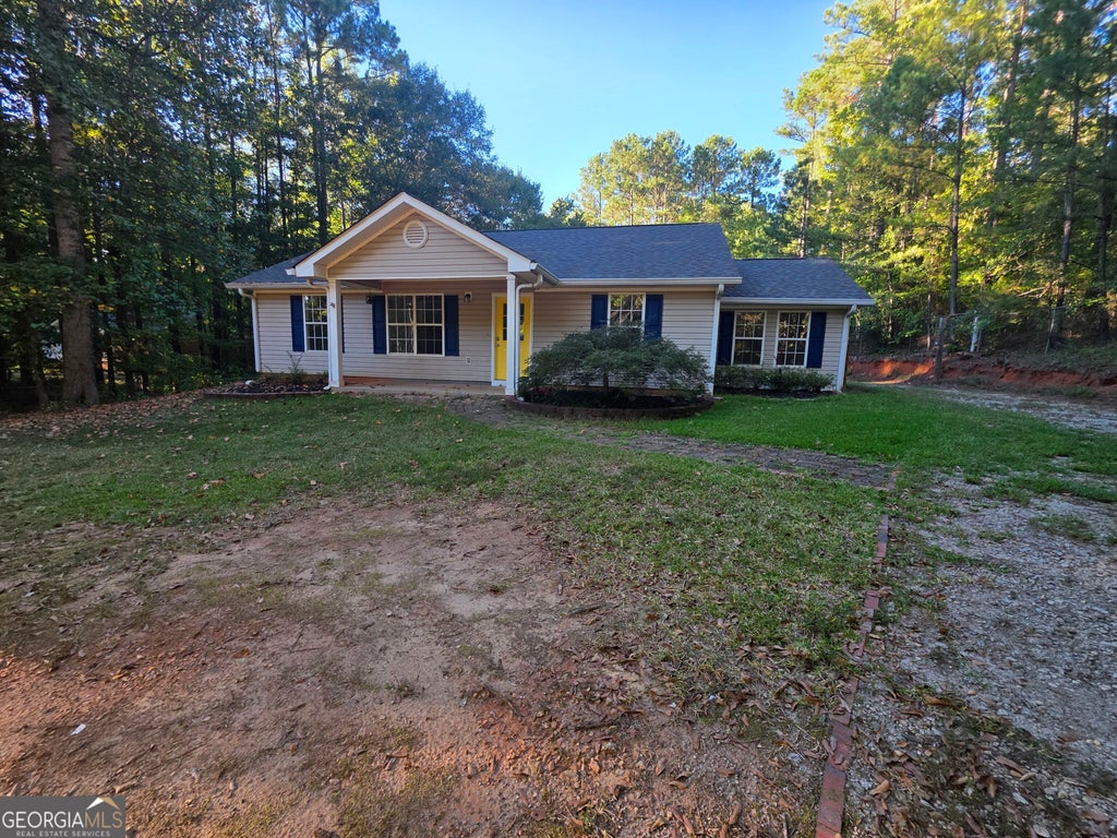 Photo of 852 Hines Road, Moreland, GA 30259 (MLS # 10854725)