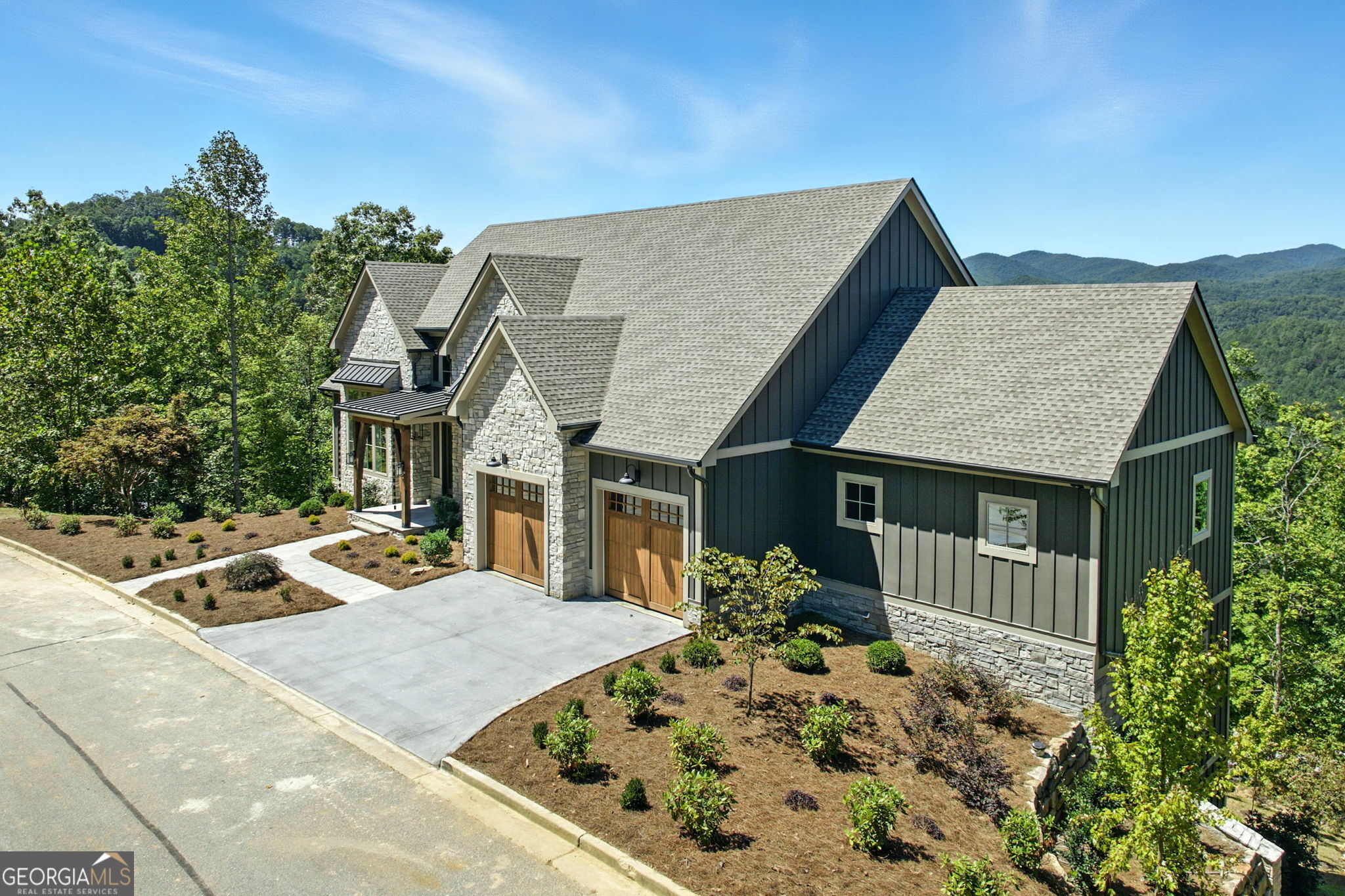 608 Winterberry DR