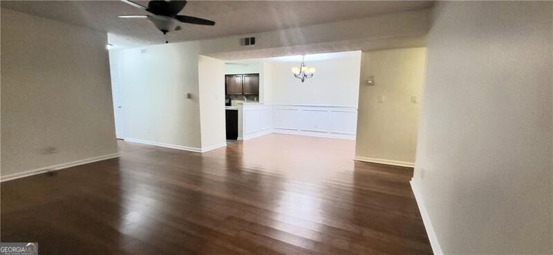 2105 N Forest TRL NE