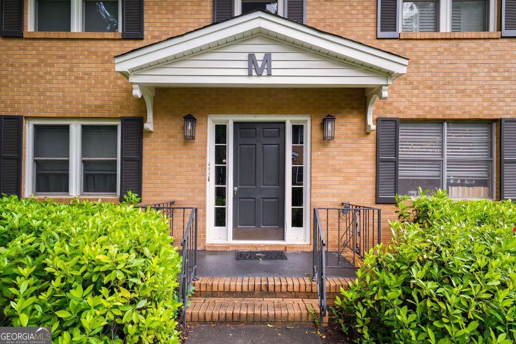 Photo of 3510 Roswell Road NW #M4, Atlanta, GA 30305 (MLS # 10725663)