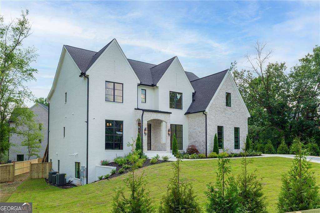 290 Christopher Robin RD