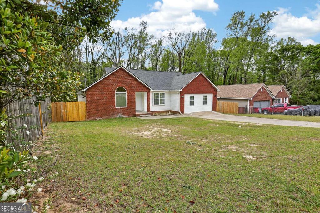 Photo of 2419 Bristol Drive, Macon, GA 31217 (MLS # 10726633)