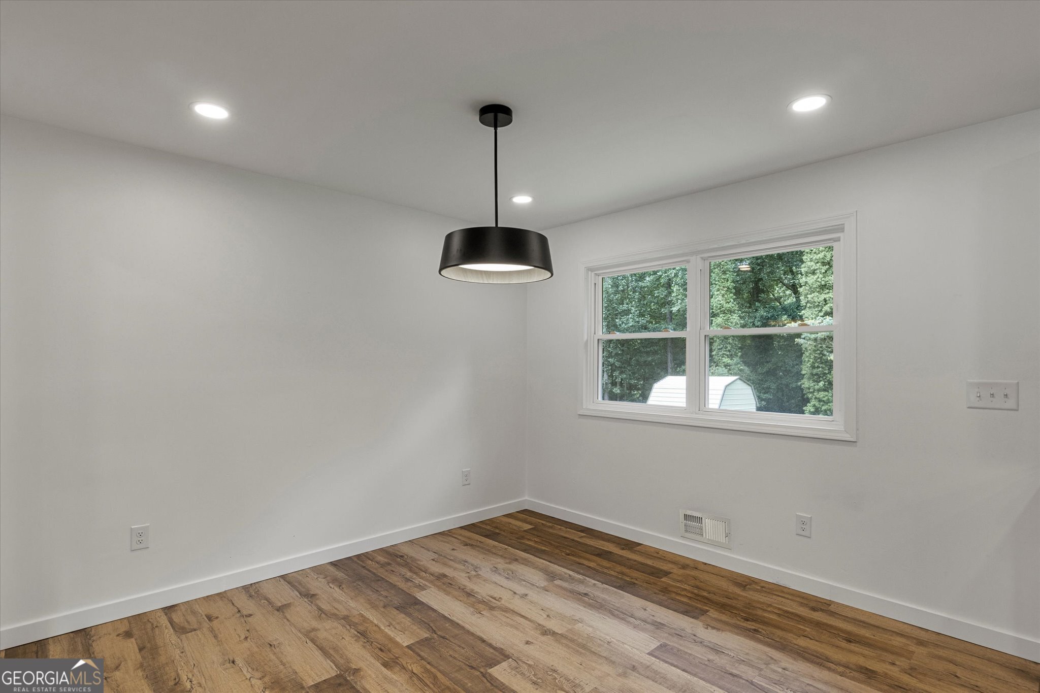 2372 Verna DR
