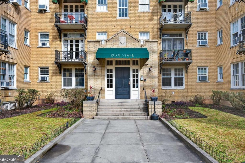 Photo of 210 E State Street #18, Savannah, GA 31401 (MLS # 10670983)