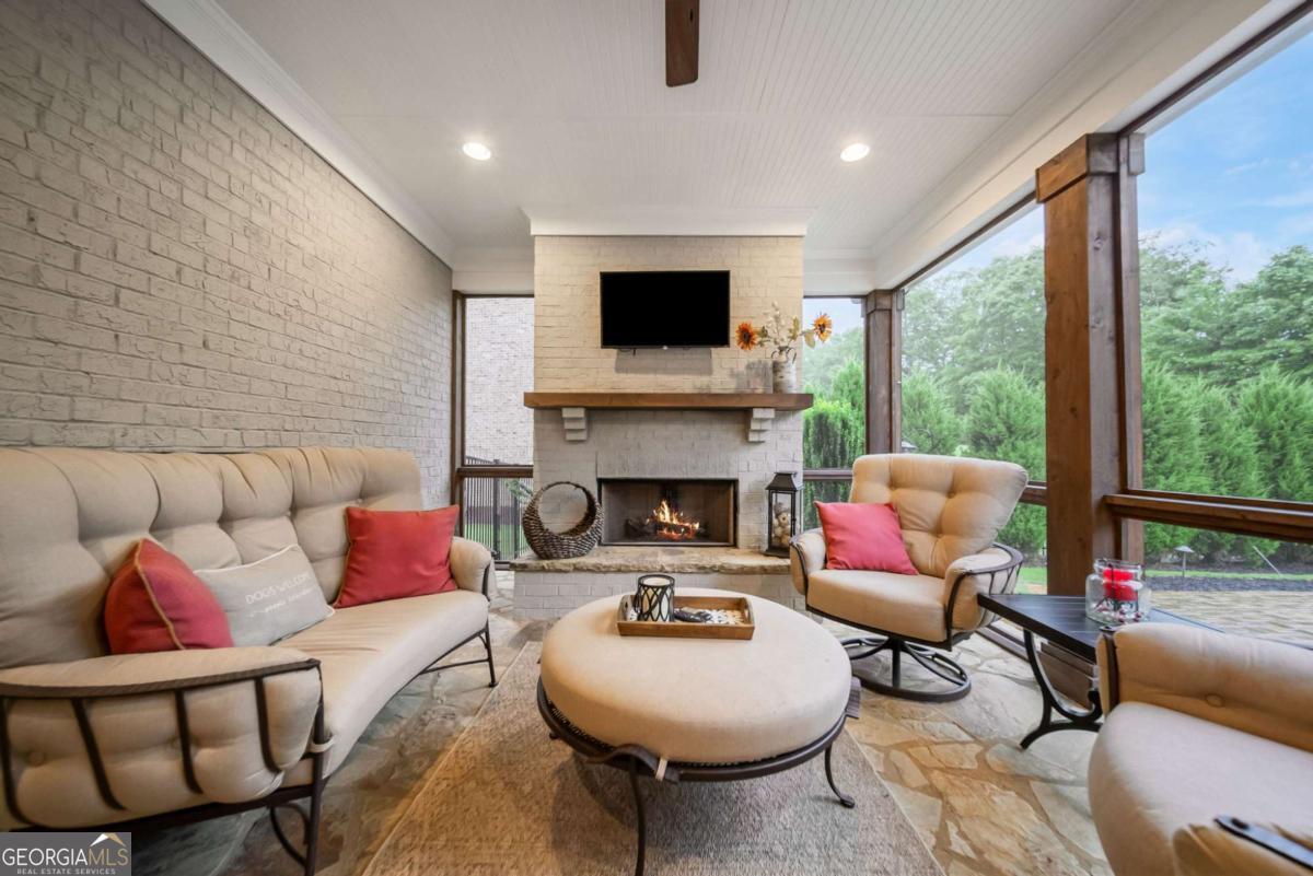 2377 Kesgrove WAY