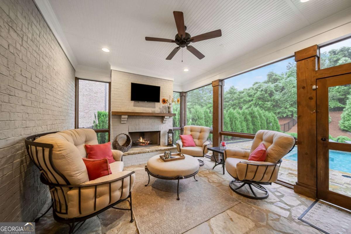 2377 Kesgrove WAY