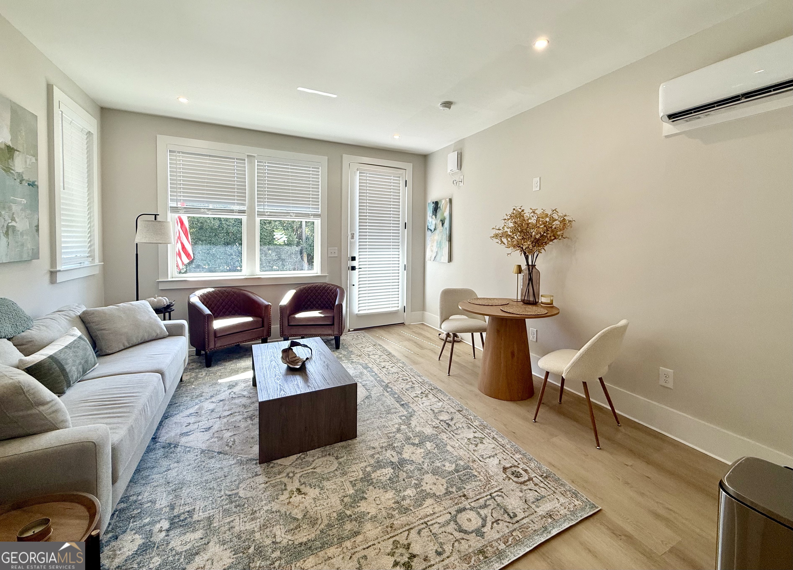 UNIT 1 Jarrard ST W