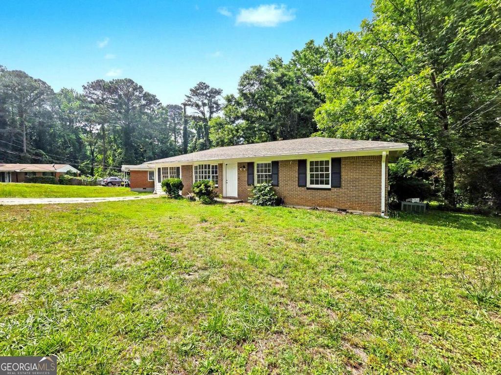 Photo of 1350 Lori Court, Conley, GA 30288 (MLS # 10771120)