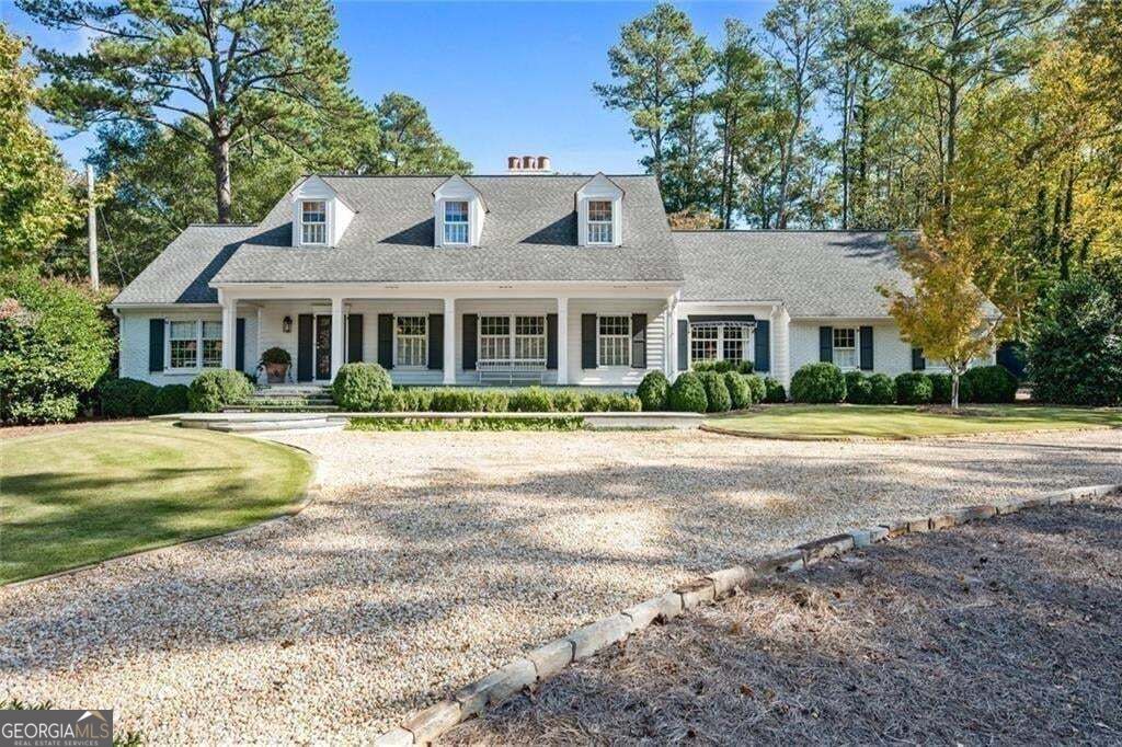 521 Heyward CIR NW
