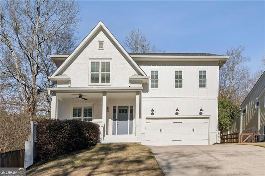 Photo of 1062 Country Lane NE, Atlanta, GA 30324 (MLS # 10766059)