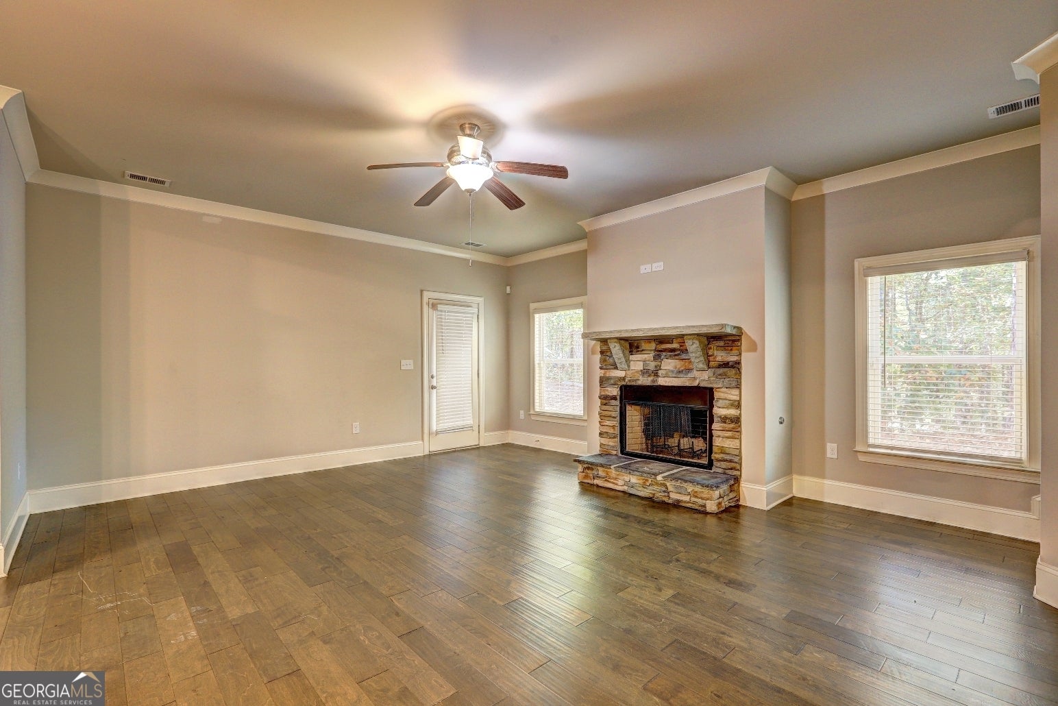 100 Ruby LN