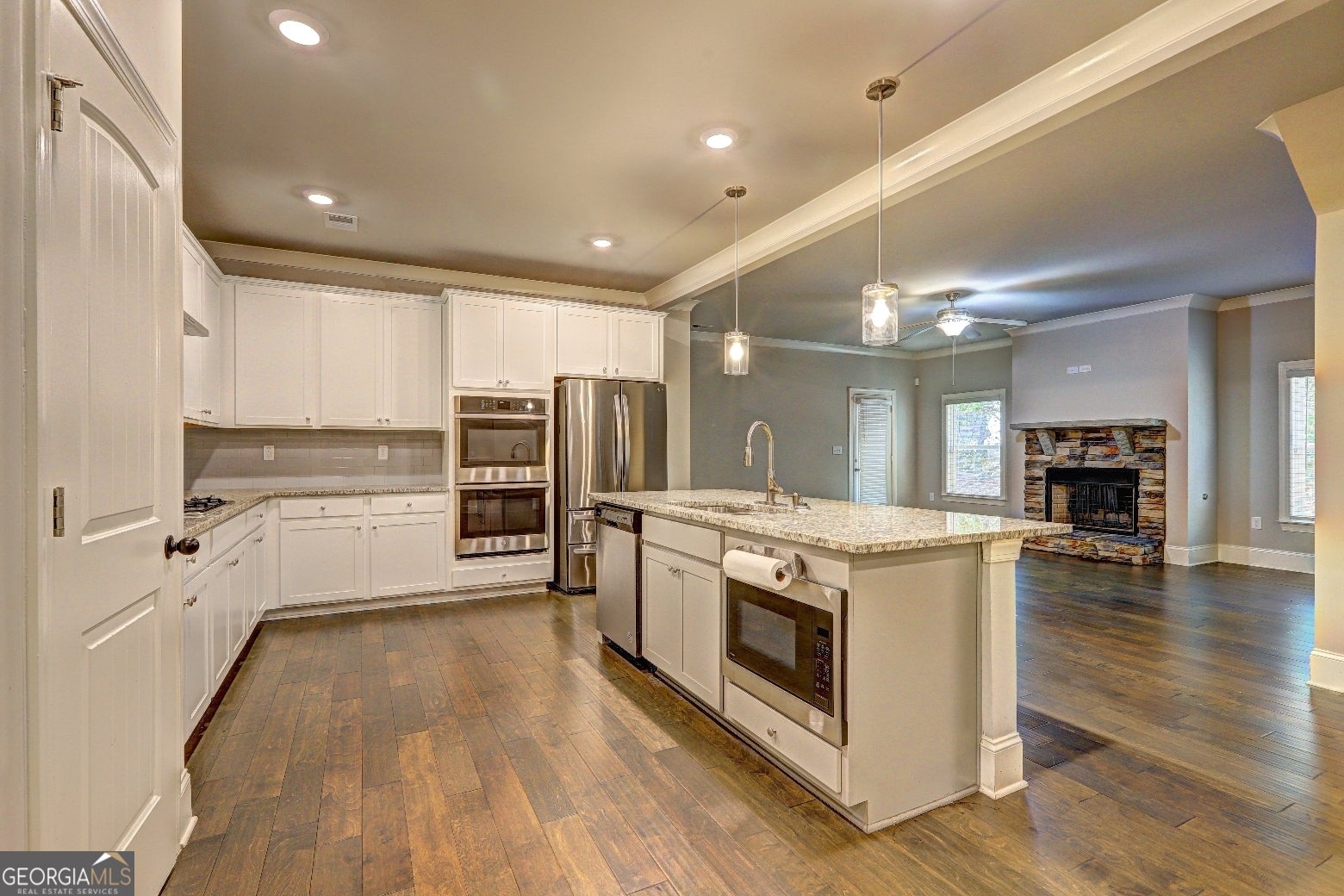 100 Ruby LN