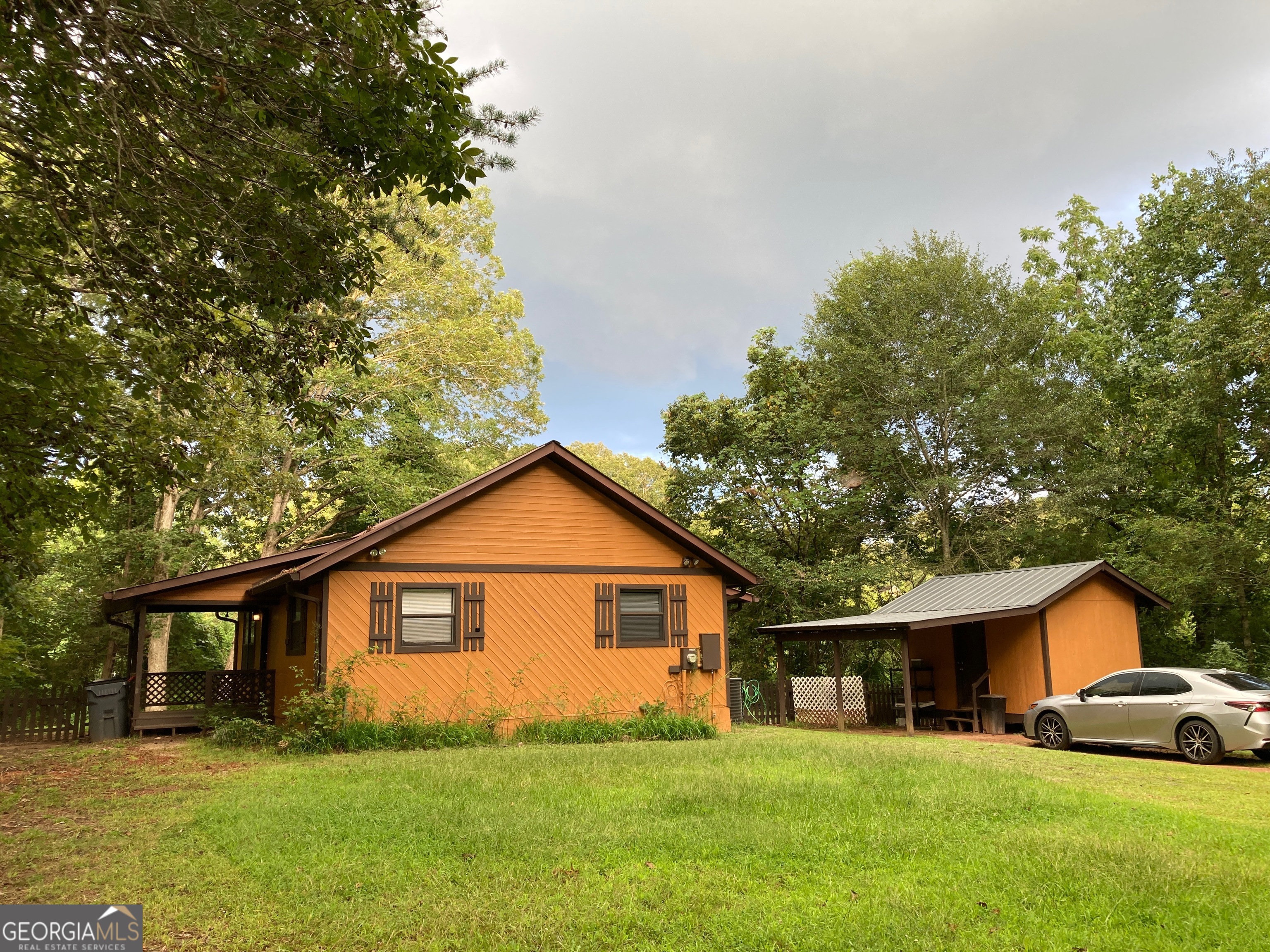VERY motivated seller!! BACK ON THE MARKET. No fault of the seller!!!!!Nestled in a quiet, friendly neighborhood, this cozy 2-bedroom, 1-bath home offers the perfect blend of tranquility and convenience. Located just minutes from both Helen and Clarkesville, you'll enjoy easy access to shopping, restaurants, entertainment, and some of North Georgia's most beautiful nature trails and outdoor activities. Make an offer!!! Not Vacant Please book your showings through Showing Time