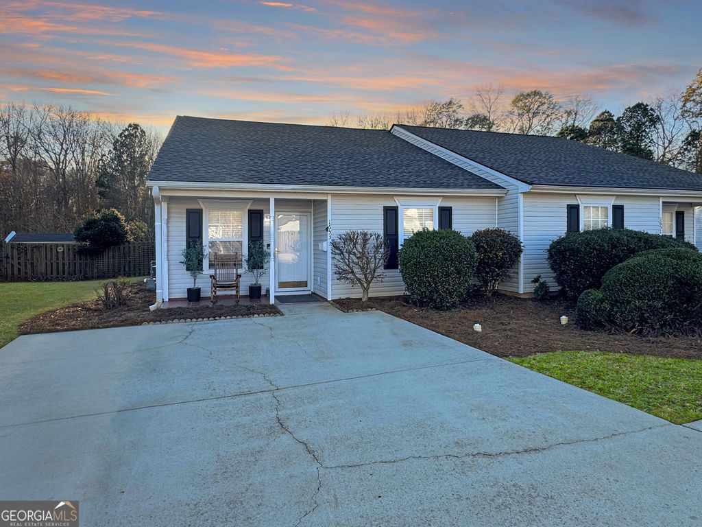 Photo of 1653 Summerwoods Circle, Griffin, GA 30224 (MLS # 10659362)