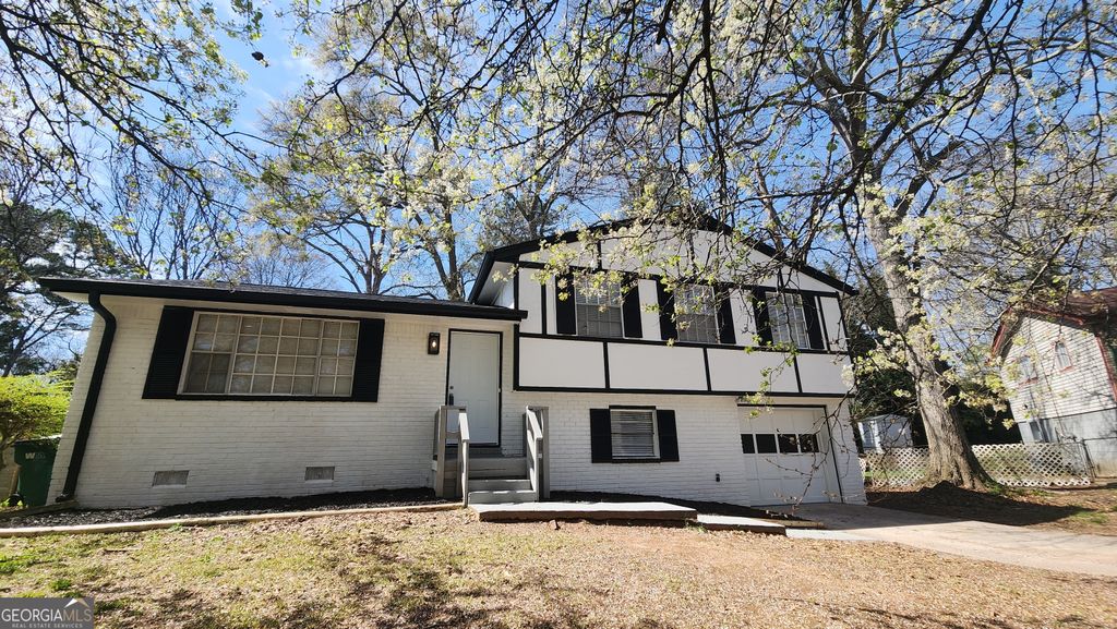 Photo of 8423 Avalon Drive, Riverdale, GA 30274 (MLS # 10708621)