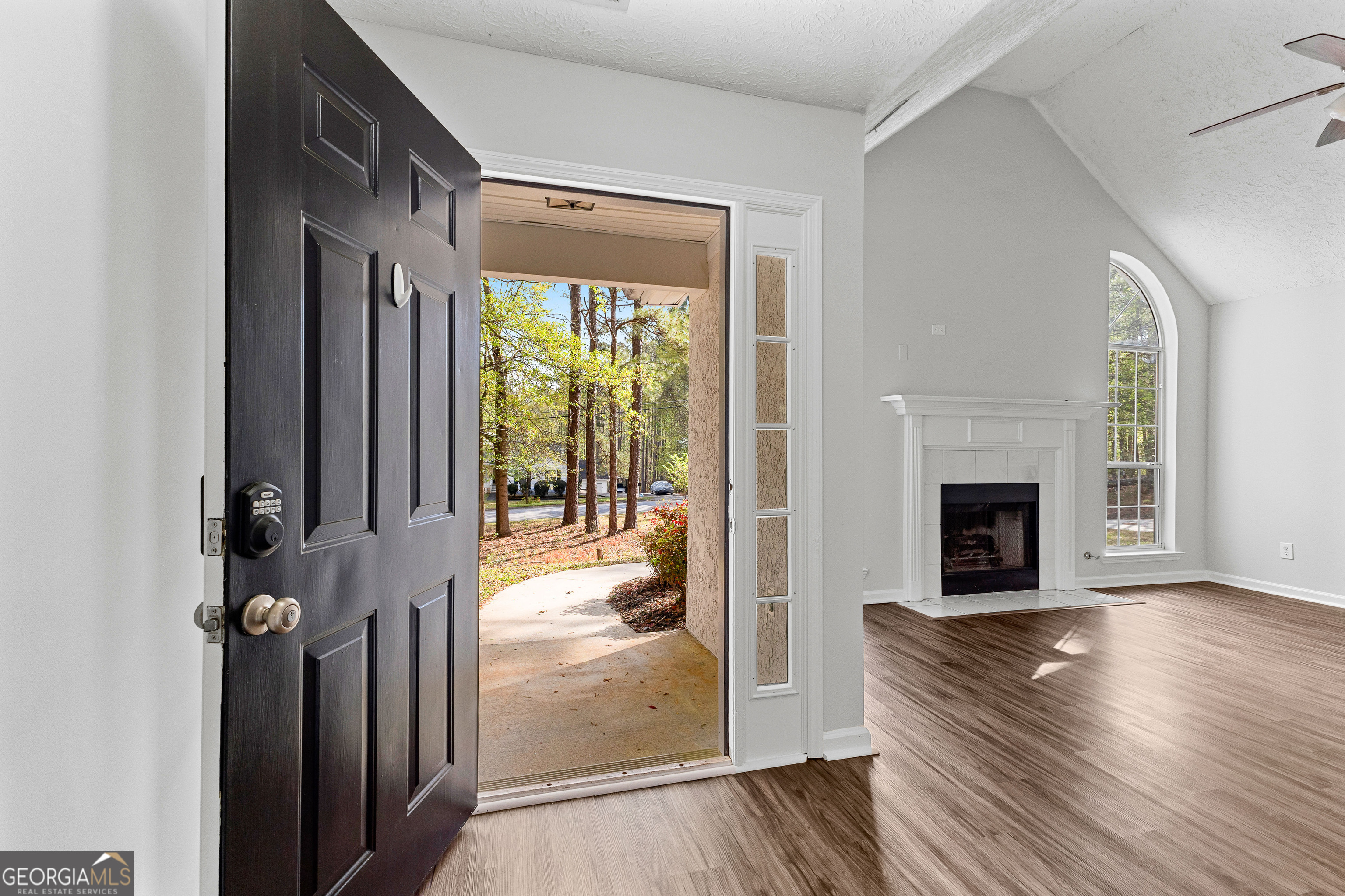 Sharpsburg, Georgia 30277, United States, 3 Bedrooms Bedrooms, ,2 BathroomsBathrooms,Residential,Active,102974