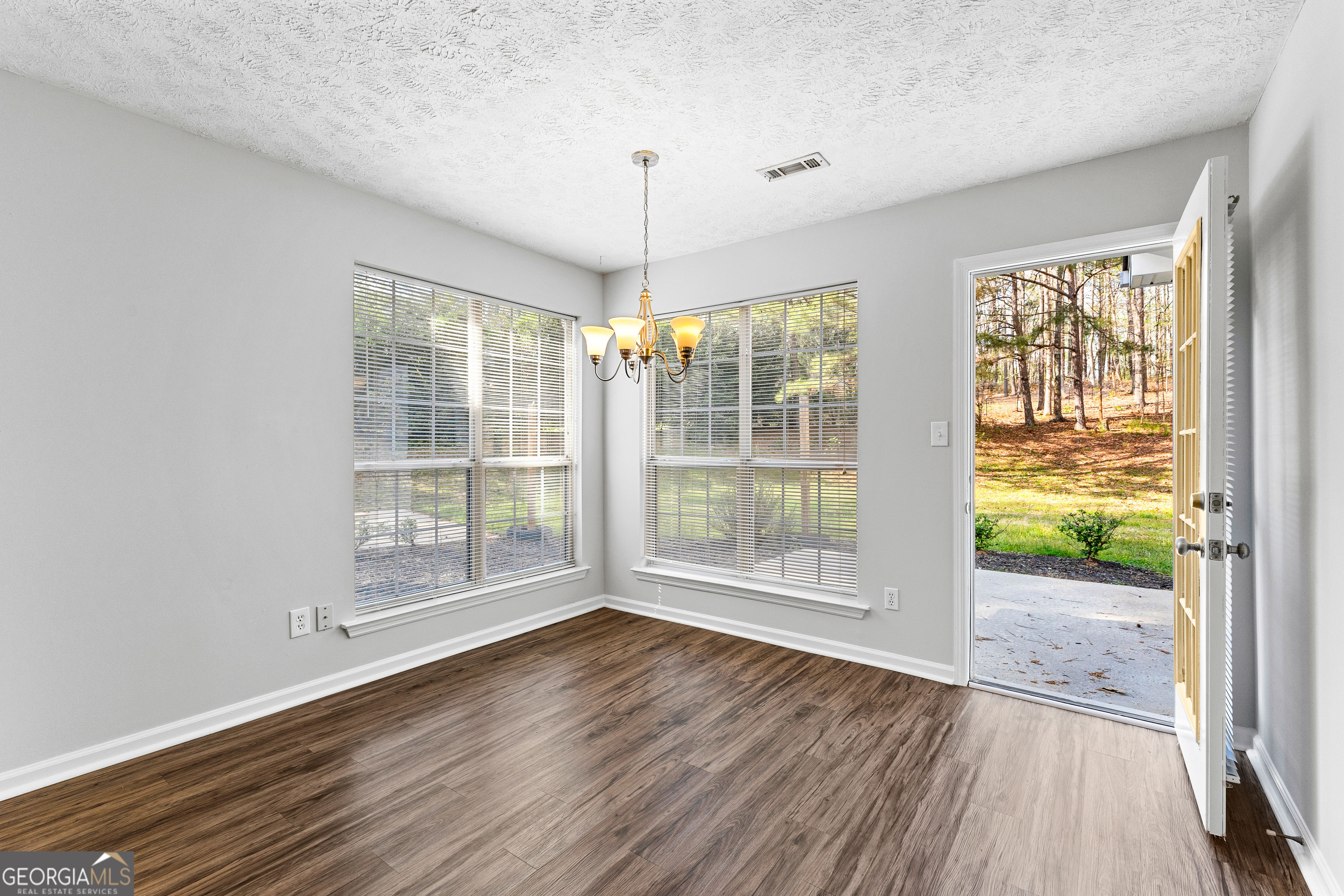 Sharpsburg, Georgia 30277, United States, 3 Bedrooms Bedrooms, ,2 BathroomsBathrooms,Residential,Active,102974