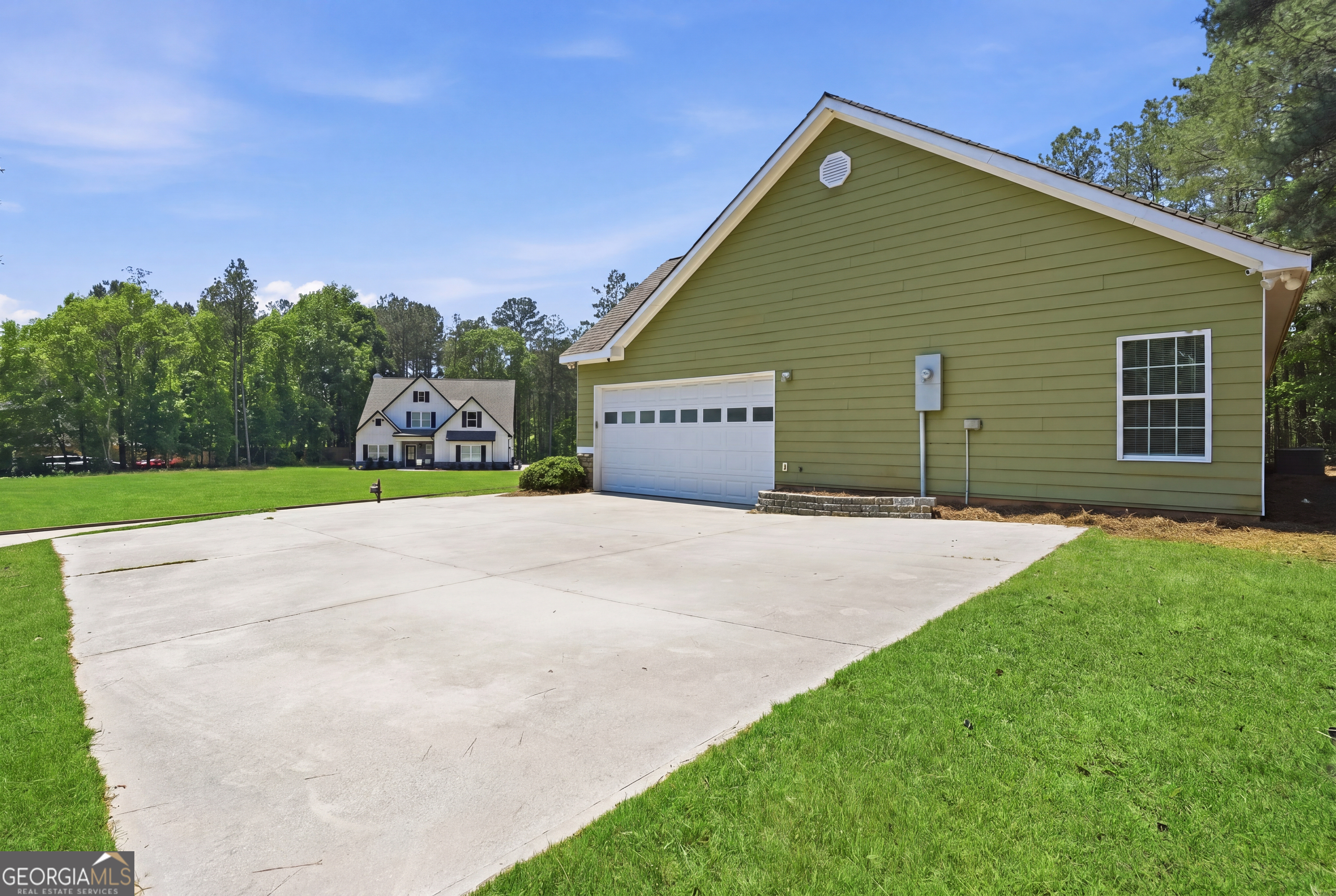 8 Landcaster PL