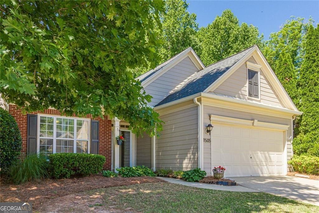 1505 Cloverleaf PL